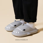 chaussons requin gris avec semelle en technologie EVA pour un amorti optimal