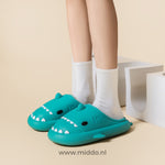 chaussons requin turquoise pour des journées d'hiver froides, chauds et confortables