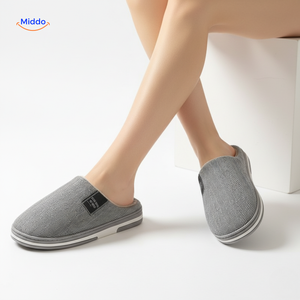 chaussons rose avec doublure douce et résistance antidérapante, vue produit
