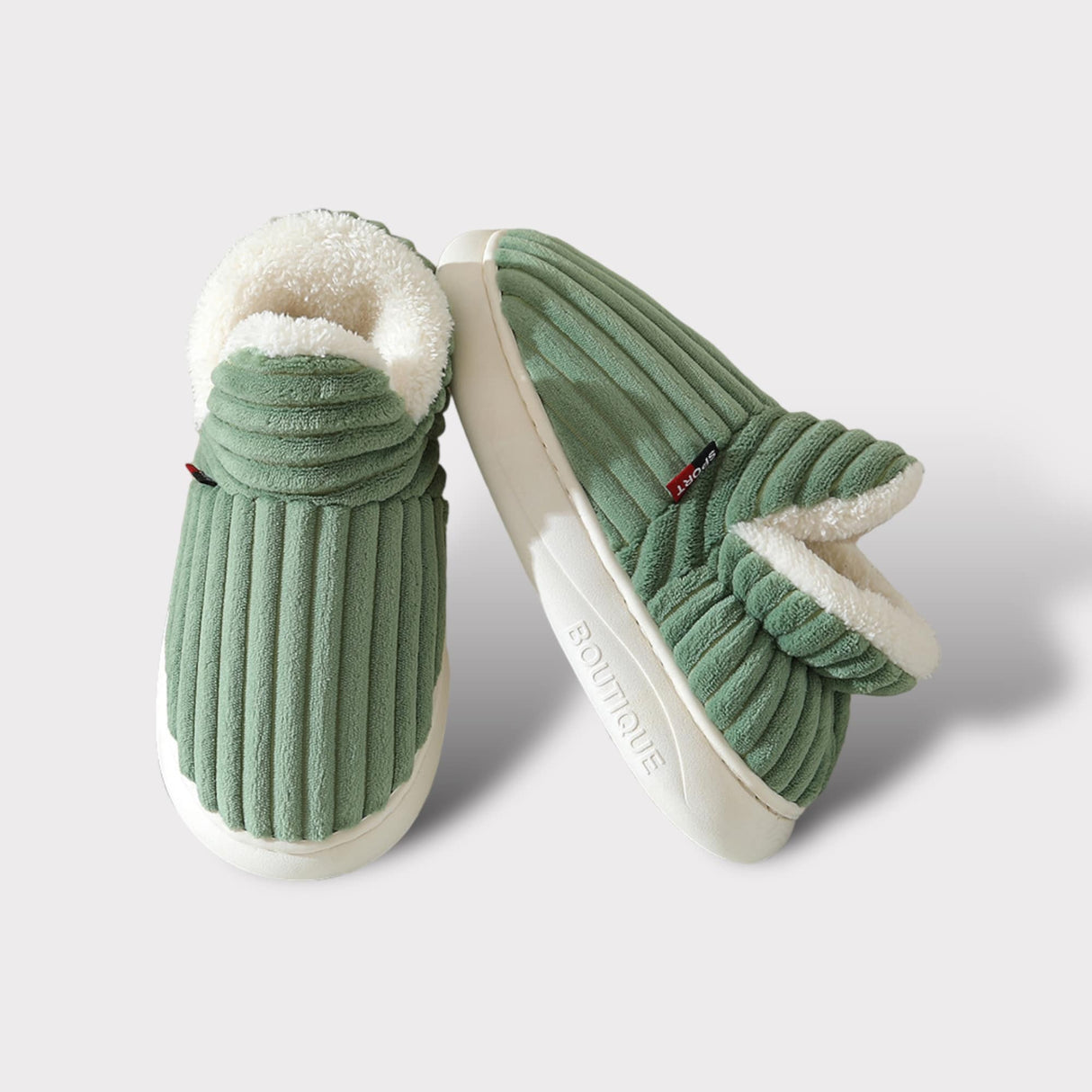 chaussons verts en fleece avec doublure et semelle en caoutchouc blanc antidérapante