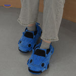chaussons forme voiture bleu pour couvrir les pieds confortablement