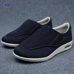 chaussures bleu marine avec fermeture velcro, profil latéral mettant en valeur la forme