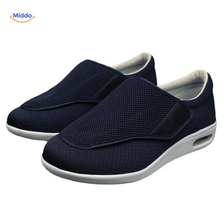 chaussures bleu marine avec zones de ventilation intégrées pour garder les pieds au frais