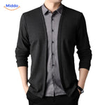 chemise 2-en-1 slim fit avec col gris, gros plan sur le détail de couleur du tissu