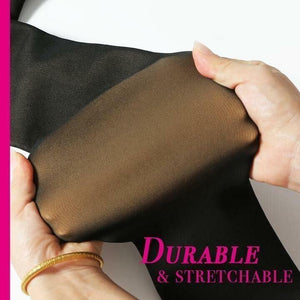 mains qui étirent un collant polaire durable pour montrer son élasticité exceptionnelle
