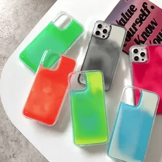set de coques téléphone sable liquide en mix de coloris variés et fluides
