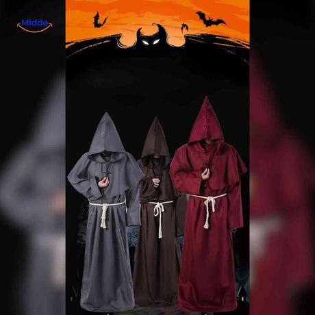 groupe de personnes déguisées en moines médiévaux pour halloween avec robes longues à capuche