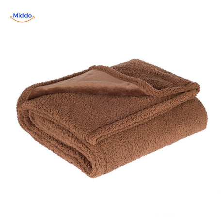 couverture velours protection animaux en coloris beige chaud pour un intérieur chaleureux