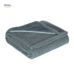 couverture imperméable en velours coloris gris, protection discrète et élégante pour canapé