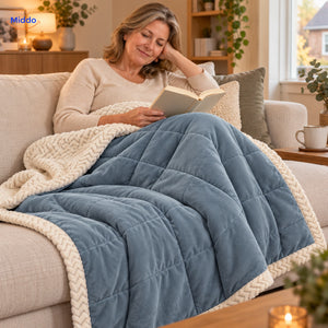 CozyFleece – Un moment de détente sur le canapé