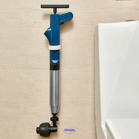 déboucheur turbo 2.0 rangé dans la salle de bain à côté des toilettes, design compact