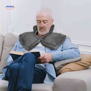 écharpe chauffante pour seniors, parfaite pour lire confortablement tout en gardant la nuque au chaud