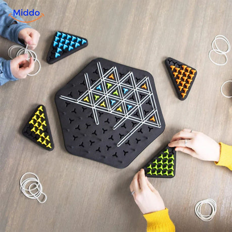 plateau de jeu brainflex avec des pièces multicolores pour une partie d'échecs stratégique