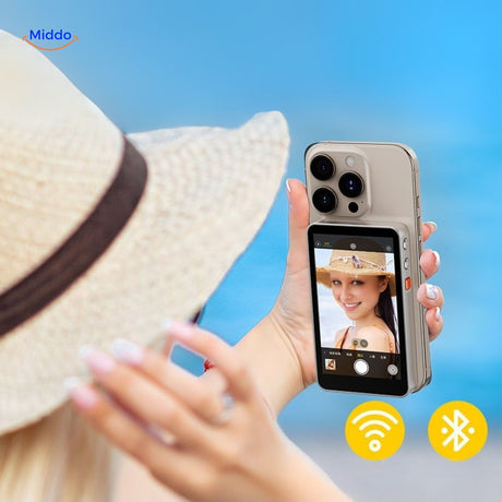 enregistrement selfie en direct sans fil à la plage grâce à l'écran arrière magnétique
