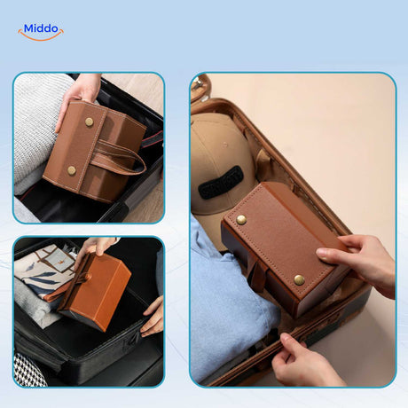 étui à lunettes caramel pliable tenu en main lors d'un voyage, compact et pratique