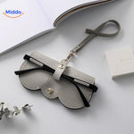 étui à lunettes CompactVision coloris gris en cuir PU, photo produit sur fond blanc