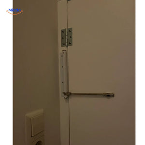 étapes d'installation du ferme-porte blanc, montage simple et rapide sur n'importe quelle porte