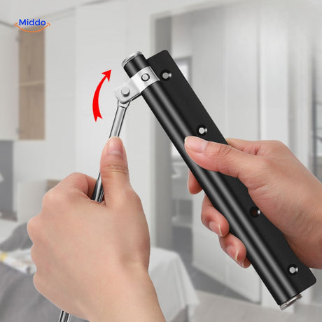 ferme-porte automatique noir en situation d'utilisation, fermeture douce et silencieuse