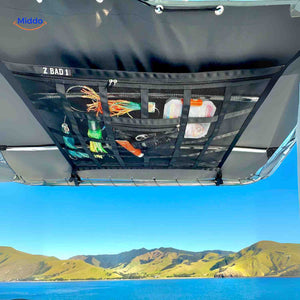 filet de rangement plafond pour bateau avec matériel de pêche bien organisé