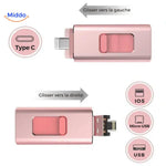 flashdrive 4-en-1 utilisé en situation pour libérer de l'espace sur un smartphone
