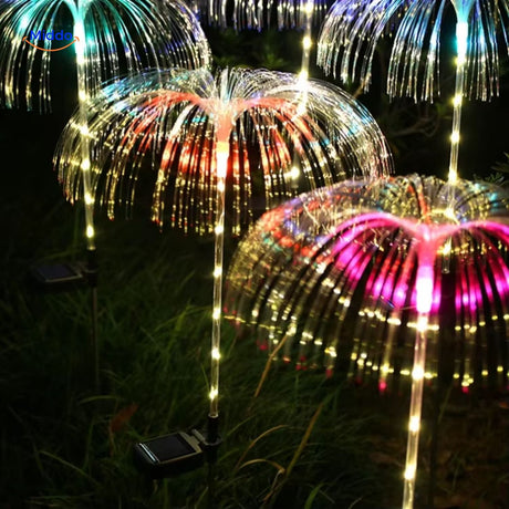 fontaine solaire avec longs effets lumineux et plusieurs couleurs vives pour le jardin
