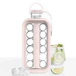 FrostyBalls-roze ijshouder met limoen drankje er naast