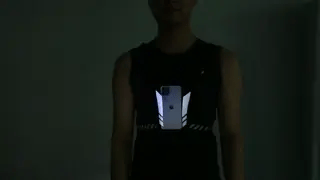 gilet running réfléchissant porté de nuit pour une visibilité et sécurité maximales