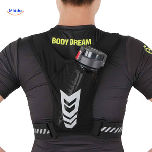 gilet de trail avec porte-gourde et logo réfléchissant visible dans le dos