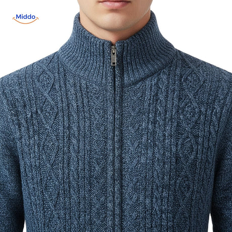 gros plan sur le col et la fermeture éclair du gilet tricoté homme bleu