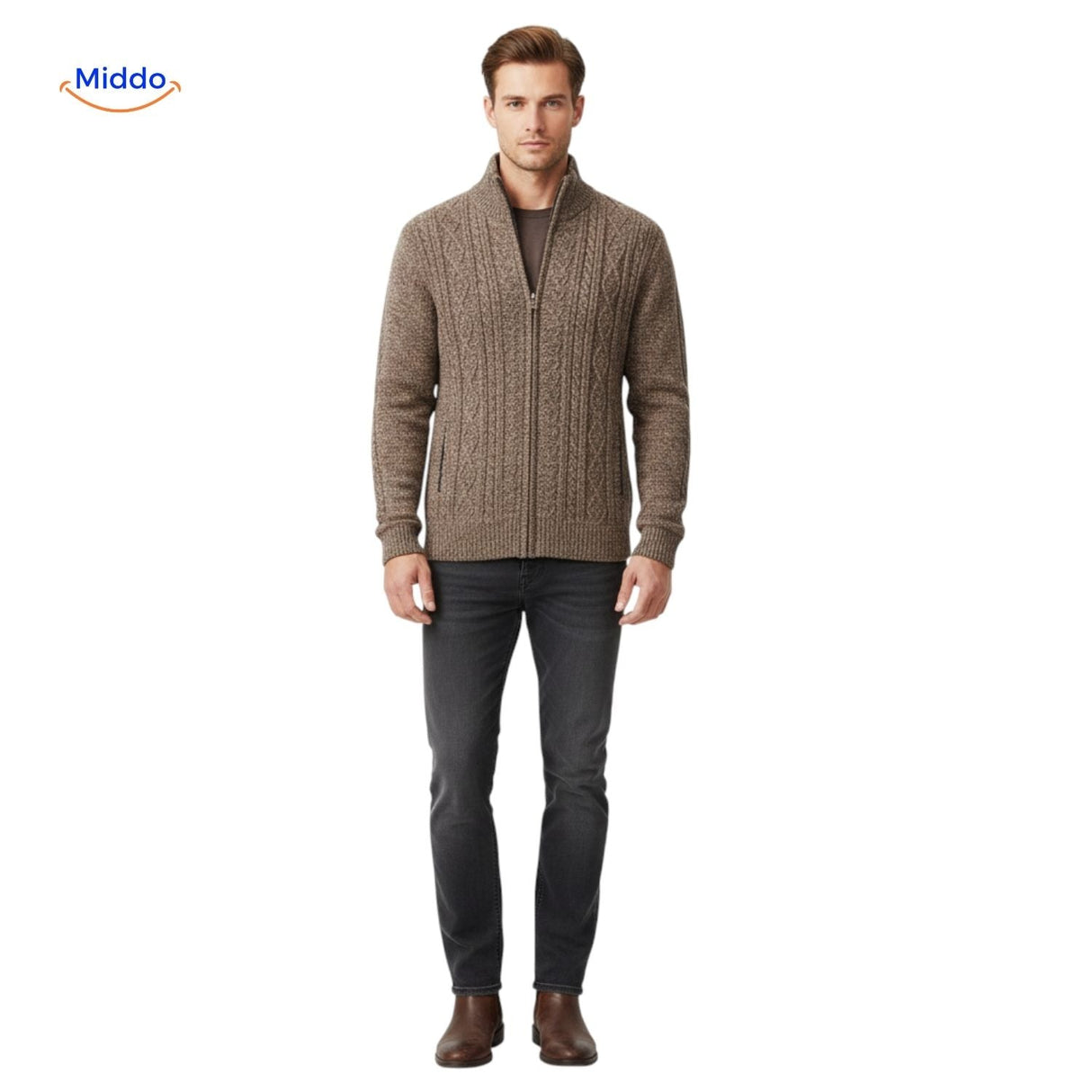 gilet tricoté homme silhouette entière sur modèle, coloris marron