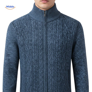 gilet tricoté homme vue de face avec fermeture éclair fermée, coloris bleu