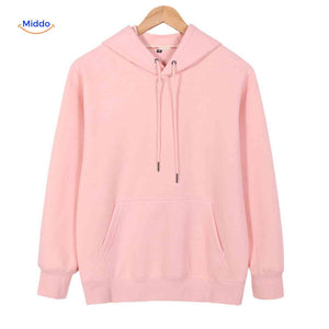 gros plan sur la capuche avec cordon de serrage réglable du hoodie polaire