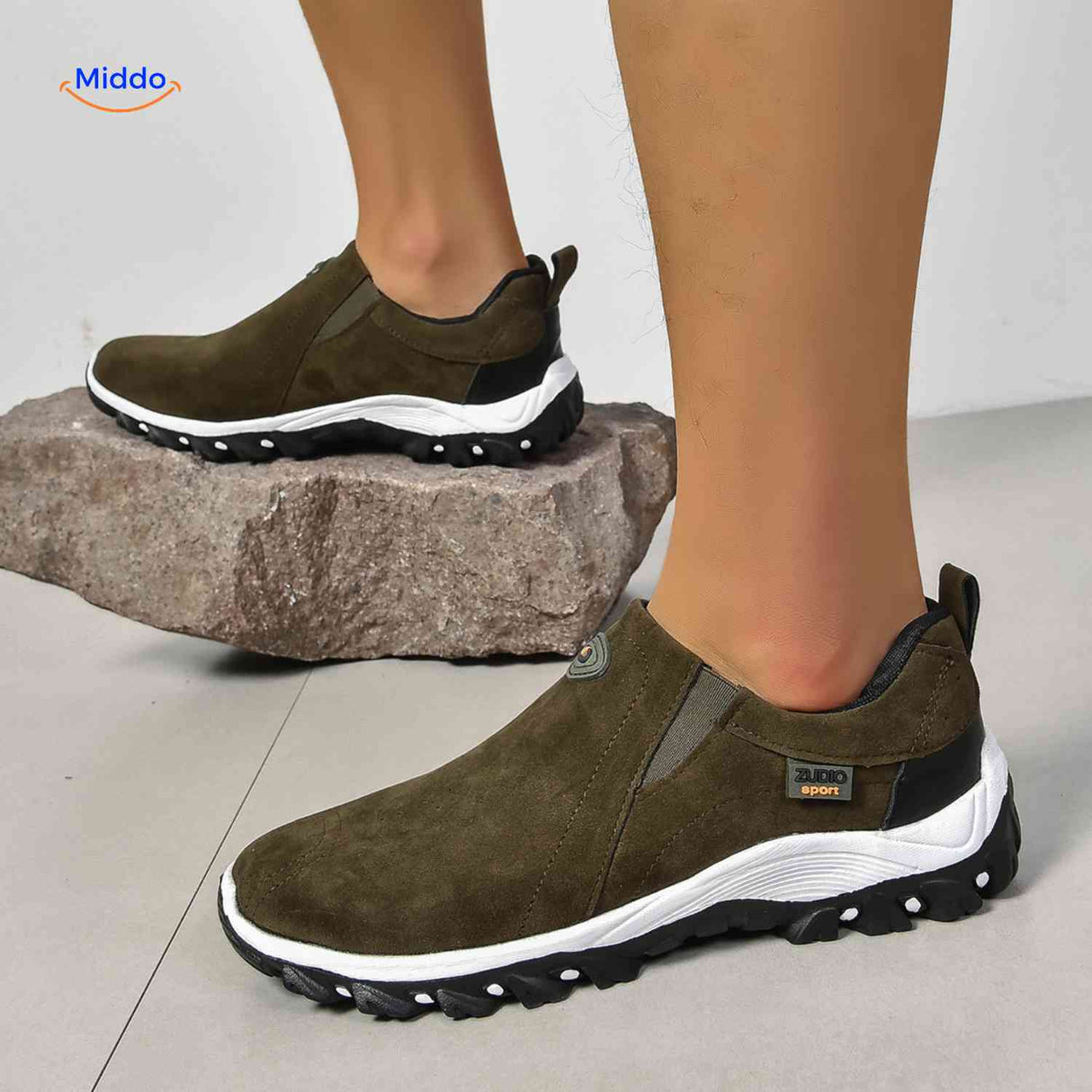 Chaussures homme Stridex à enfiler en suède, vert olive, vue arrière, vue 7