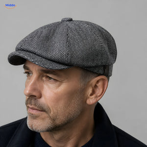 Gros plan sur une casquette plate Heritage Eight grise à visière courte et huit panneaux
