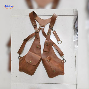 holster épaule steampunk en cuir beige clair, présentation en studio