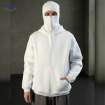 sweat à capuche blanc porté avec style, look décontracté automne unisexe coton confort