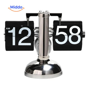 horloge flip vintage quartz présentée seule, coloris noir, fond épuré