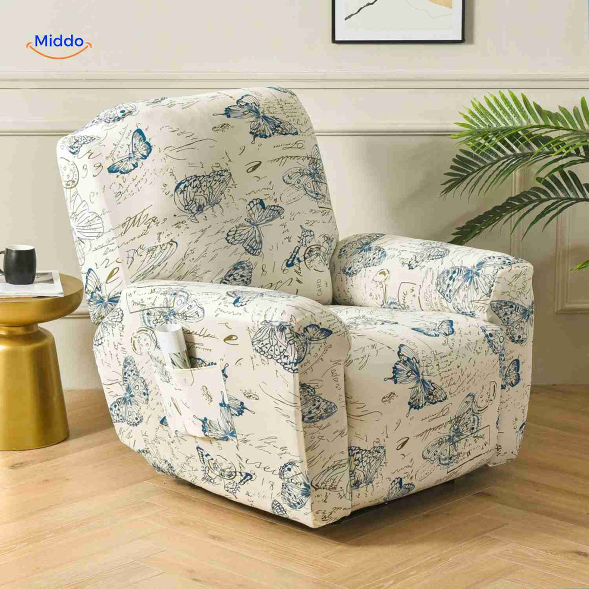 housse de fauteuil relax crème ornée de papillons bleus et d'un motif écriture manuscrite