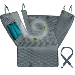 housse de protection pour animaux coloris gris avec ceinture de sécurité offerte sur fond blanc