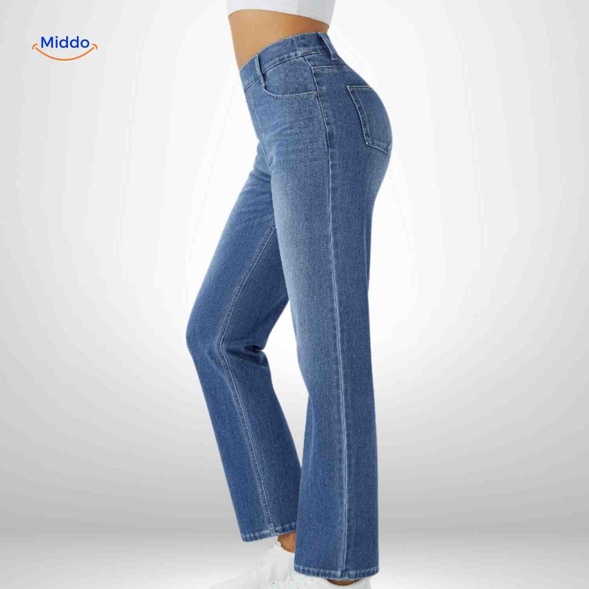 jean slim stretch femme bleu vue de côté, silhouette mise en valeur par la coupe taille haute