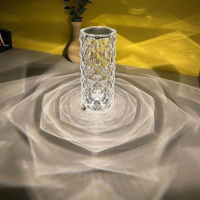 lampe de table en cristal avec port USB intégré, idéale pour une décoration intérieure moderne