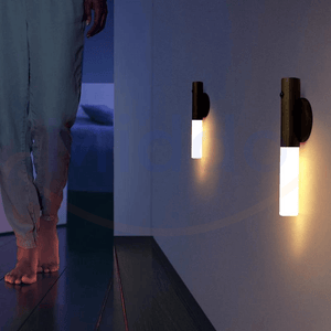 lampe led à capteur de mouvement installée dans un couloir pour un éclairage de sécurité automatique