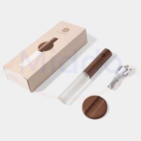emballage et contenu de la lampe led à capteur de mouvement rechargeable