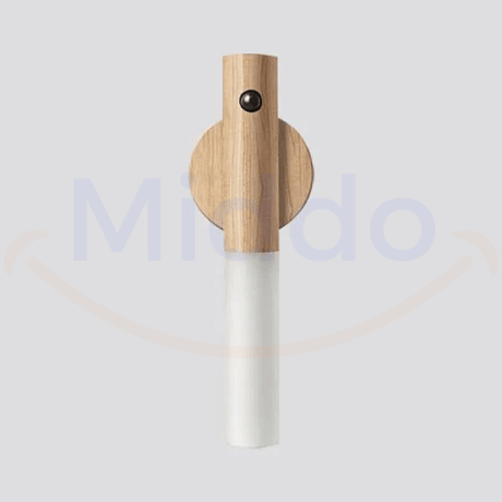 lampe led à capteur présentée sur un fond naturel pour un rendu lifestyle