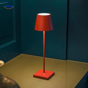 lampe led sans fil rouge au design minimaliste, éclairage dimmable et batterie 24 heures