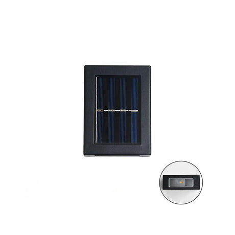 lampe solaire LED avec un panneau solaire et interrupteur marche/arrêt, fond blanc produit