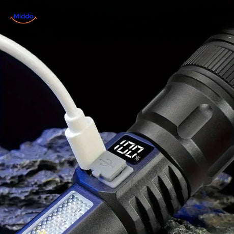 lampe torche led rechargeable via usb avec écran indicateur de charge intégré