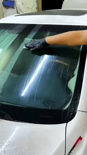 lingettes vitres voiture pour un verre parfaitement clair et une visibilité optimale