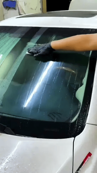 lingettes vitres voiture pour un verre parfaitement clair et une visibilité optimale