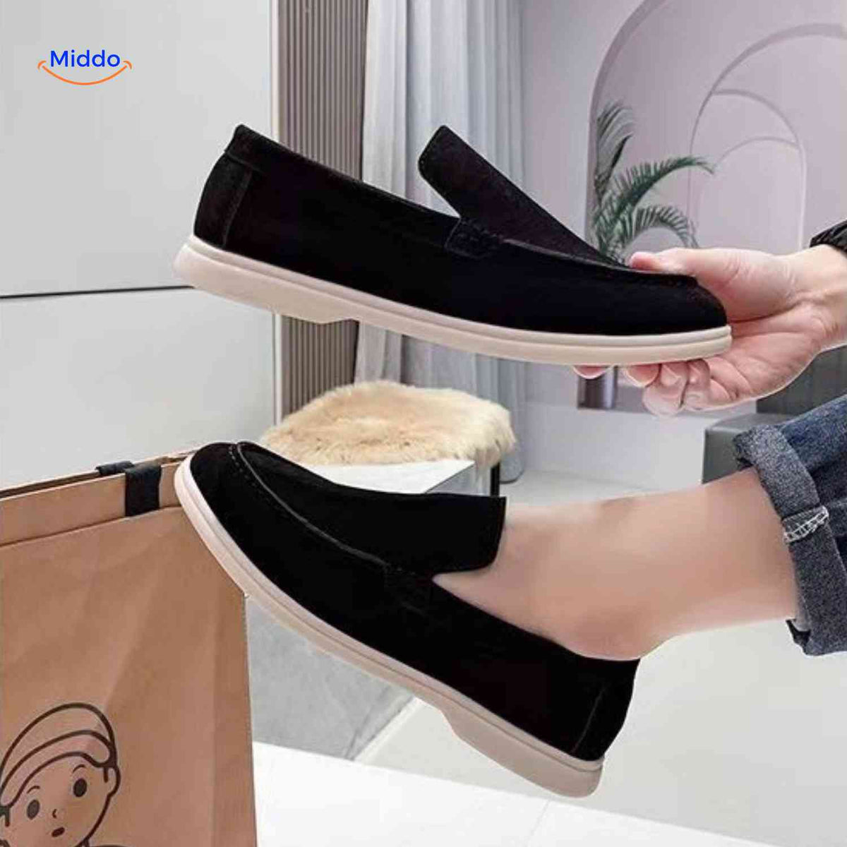 loafers homme en suède noir, modèle slip-on élégant pour un confort quotidien